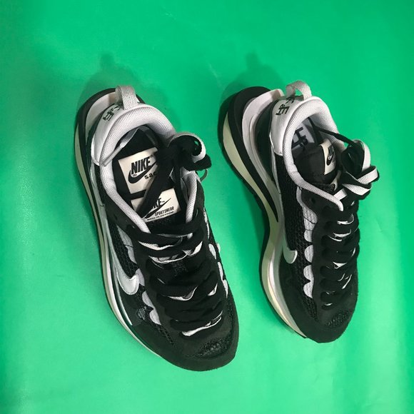 Sacai x Nike VaporWaffle Black and White main image 15